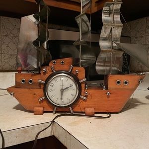 United vintage clock